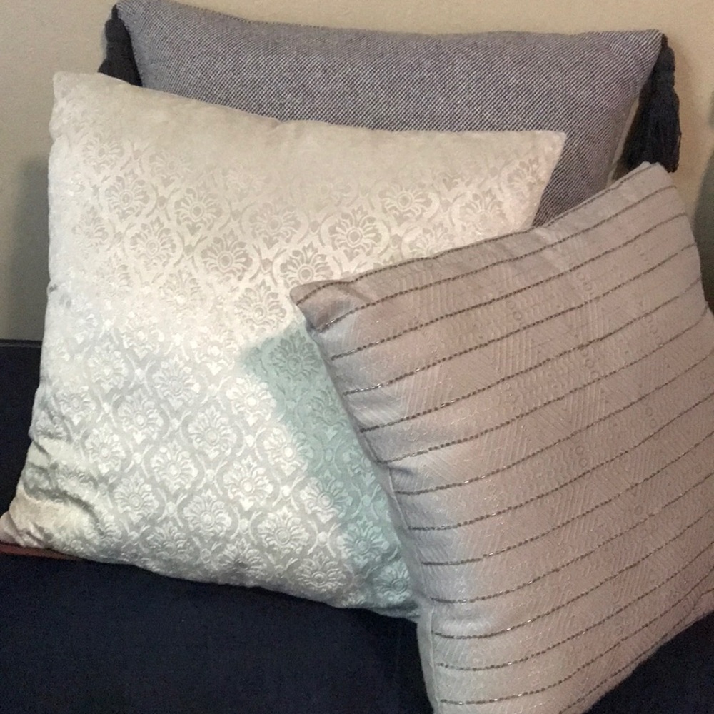 UGG pillowset